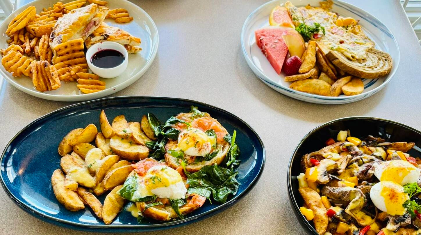 Best eggs and waffles restaurant in Airdrie, AB
