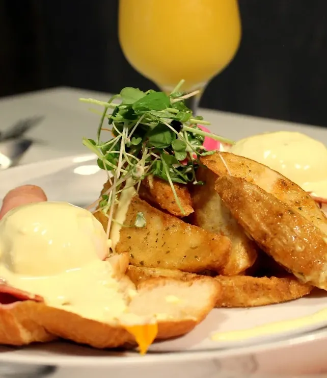 Best traditional benny in Airdrie, AB